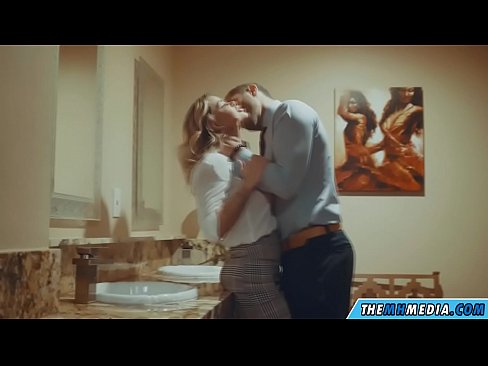 ❤️ ໃນເວລາທີ່ຜິວເນື້ອສີຂາວ busty seduces ທ່ານຢູ່ໃນຫ້ອງນ້ໍາສາທາລະນະ ❤️❌ ມີເພດສຳພັນ ຢູ່ຄອມ lo.xxxtun.ru ❌